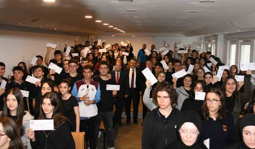 Trabzon Büyükşehir’den Teknoloji Destekli Eğitim Seti