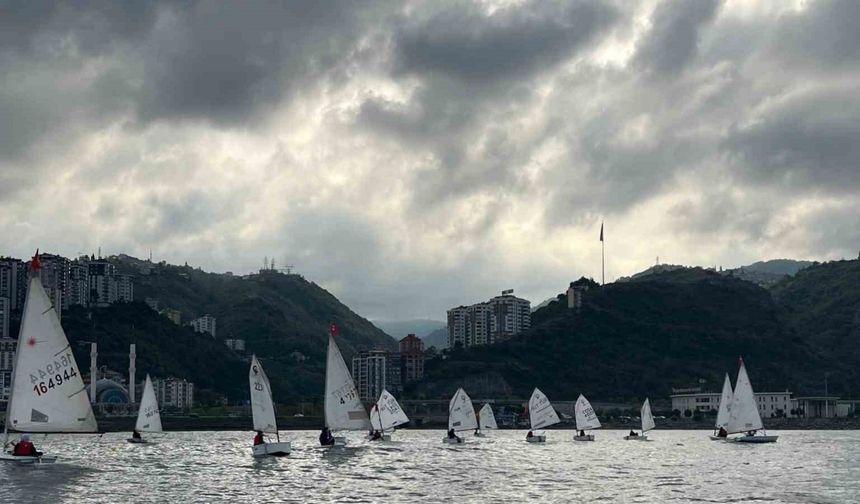 29 Ekim Cumhuriyet Bayramı Yelken Yarışları yapıldı