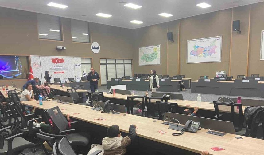 Elazığ’da Öğrencilere Afet Farkındalık Eğitimi Verildi
