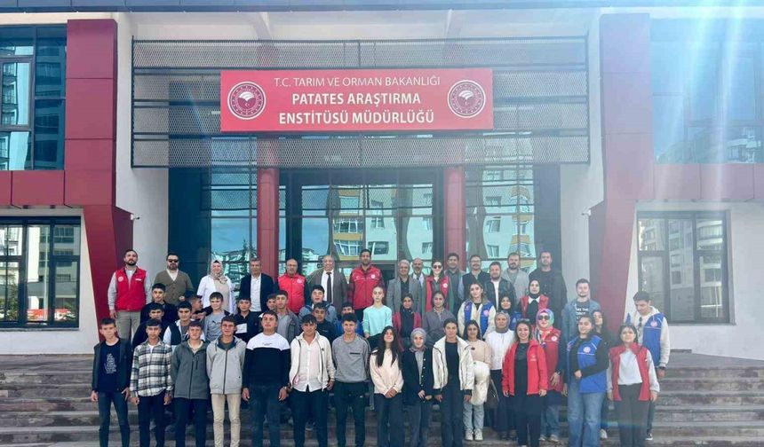 "Gönüllü Hasat Projesi" Patates Tarlasında Hayat Buldu