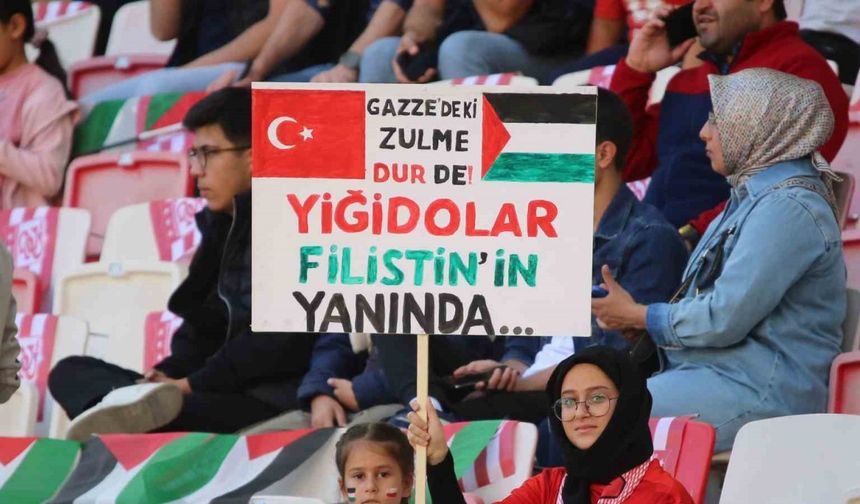 Sivas Stadyumu Gazze için doldu