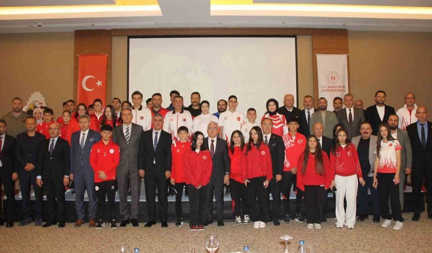 Sivas’ta "Zirvedeki Yiğidolar" ödüllerini aldı