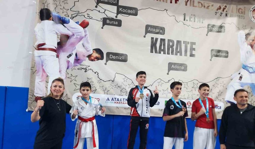 Aliağalı karatecilerden Denizli’de büyük başarı