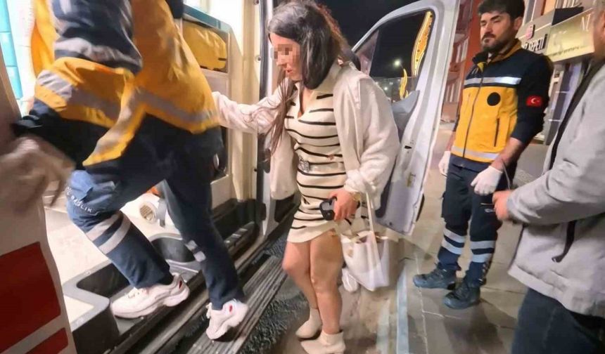 Erkek arkadaşının görüştüğü kadını bıçakladı