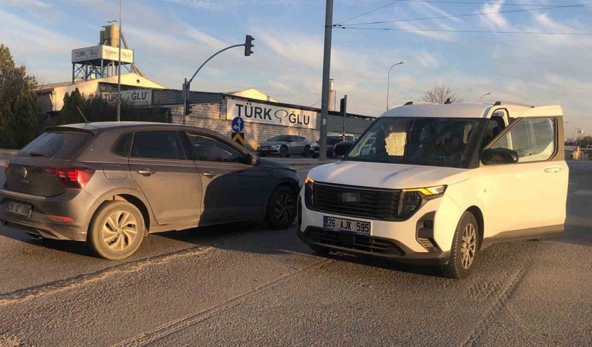 Eskişehir’de Araç Çarpışması: 6 Yaralı