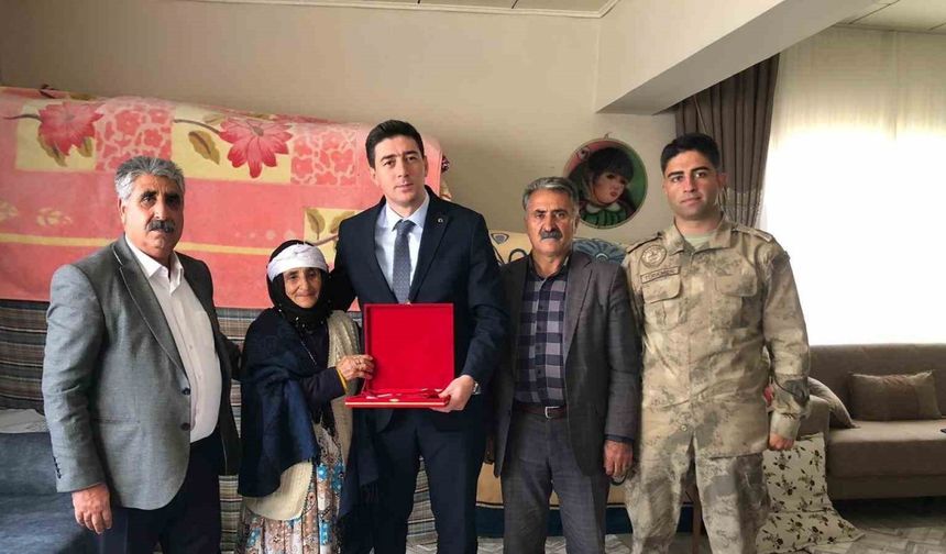 Kaymakam Erdoğan’dan şehit ailesine ziyaret