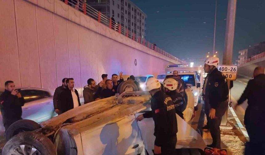 Kontrolden Çıkan Otomobil Devrildi