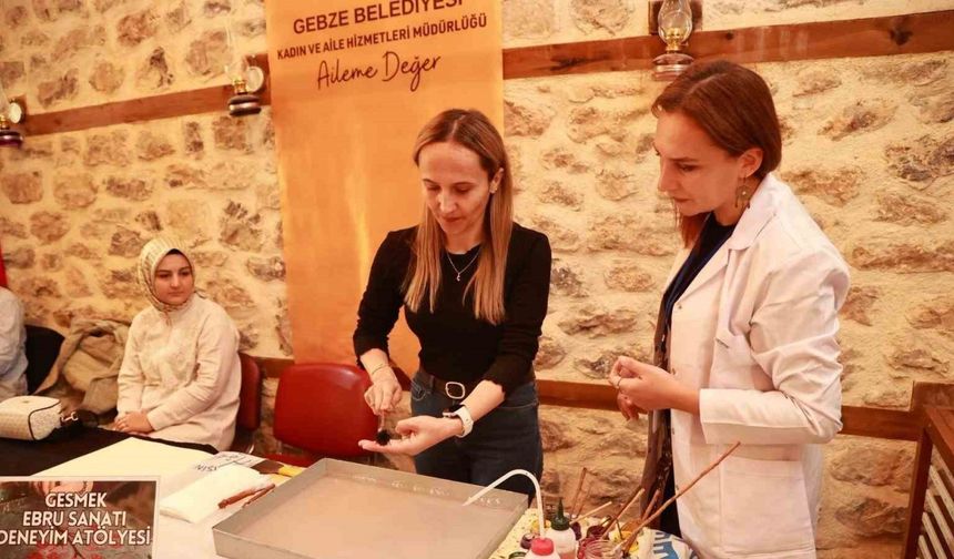 Tarihi mekanda "ebru" etkinliği