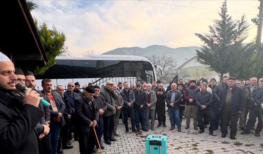 Umre Yolcuları Dualarla Kutsal Topraklara Uğurlandı