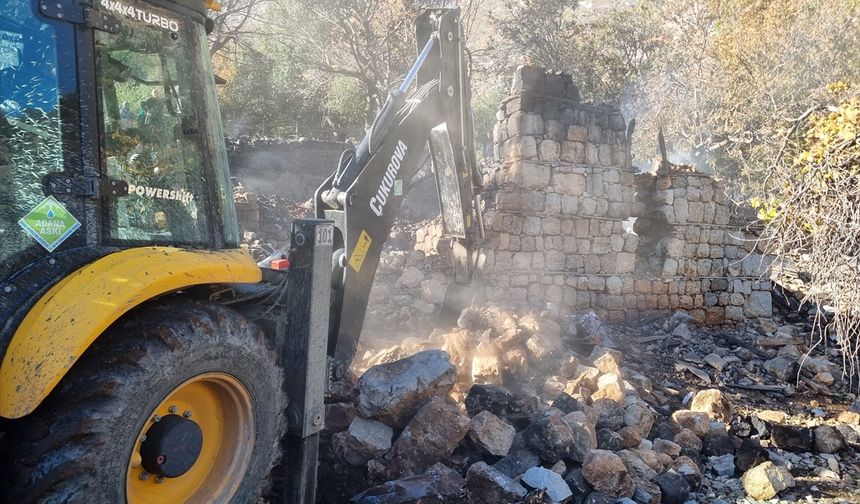 Adana Aladağ'da Korkunç Yangın: Kadın Hayatını Kaybetti