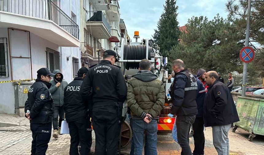 Uşak’ta kanalizasyonda cenin bulundu