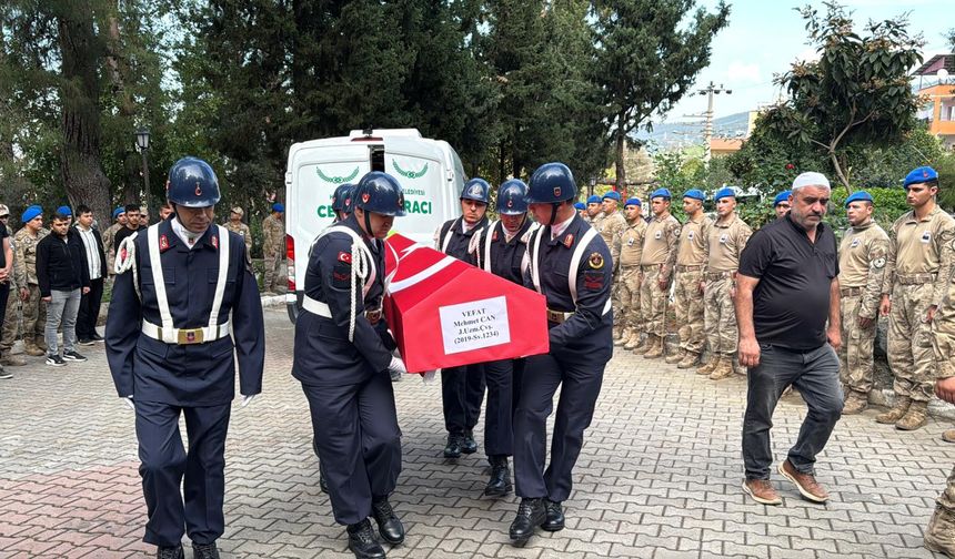 Uzman Çavuş Mehmet Can, Hatay’da Toprağa Verildi