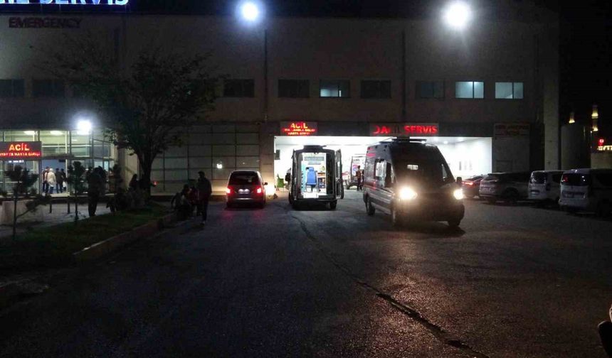 Hanımın Çiftliği’nde 3 Araç Çarpıştı: 6 Yaralı