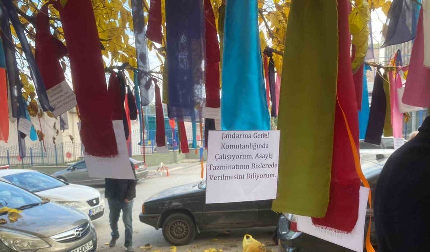 Çalışma Bakanlığı Önünde İlginç Eylem