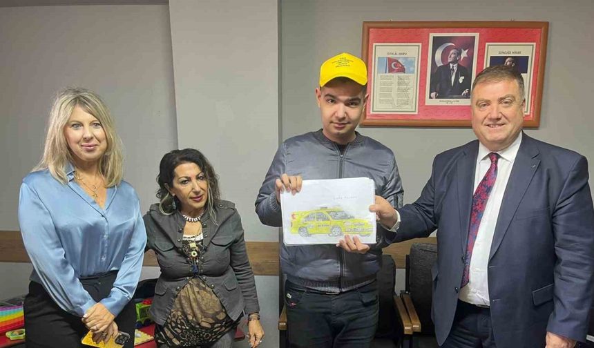 Taksilere Olan Aşkı Onu Diziye Taşıdı