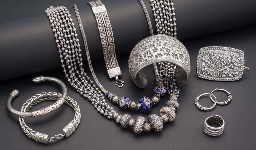 Altın Takıların Yerini Gümüş Tasarımlar Alıyor!