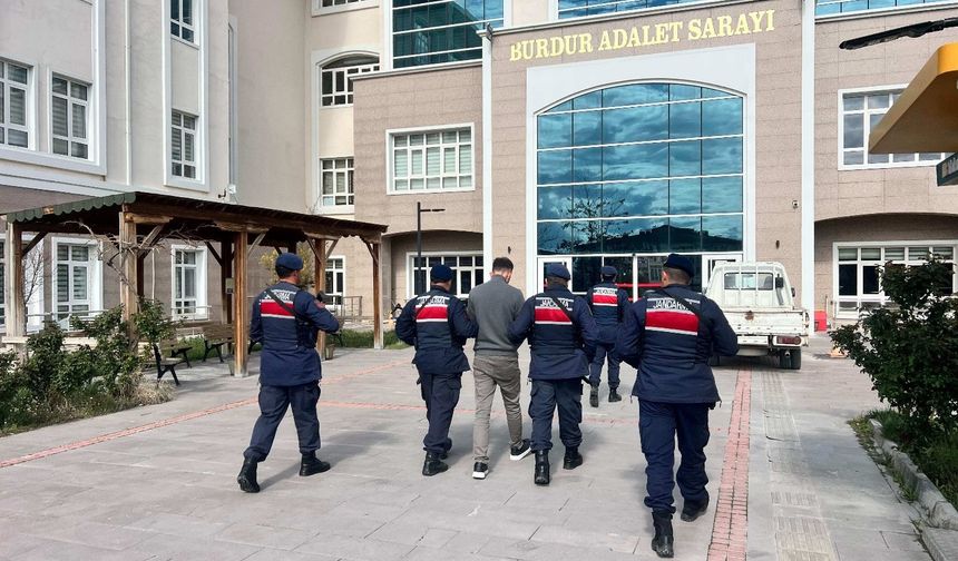Burdur’da Aranan 14 Hükümlü Jandarmadan Kaçamadı