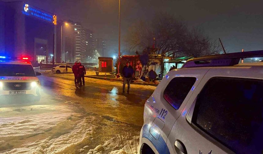 Kayseri'de oğlu, babasının büfesini kurşunladı