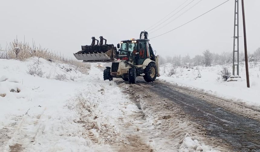 Mersin’de Kar Teyakkuzu: Ekipler Sahada