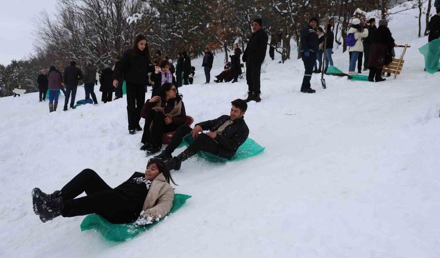 Toroslar’da Adana Usulü Nostaljik Kayak Keyfi